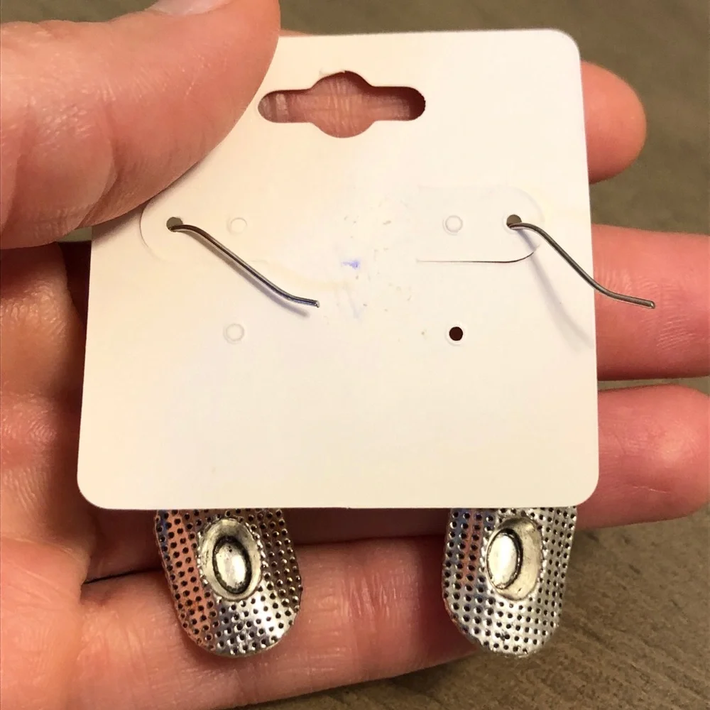 Elegant Silver Tone Cowboy Hat Shaped Dangle Fashion Jewelry Earrings